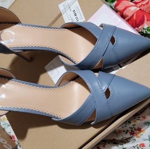 Journee Collection Pumps